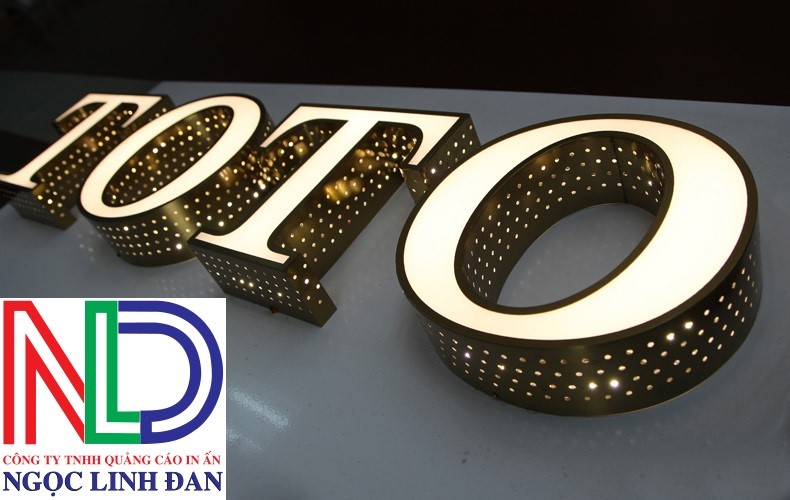 Giải pháp lắp đặt nhanh chóng cho văn phòng công ty với chữ nổi inox đế keo