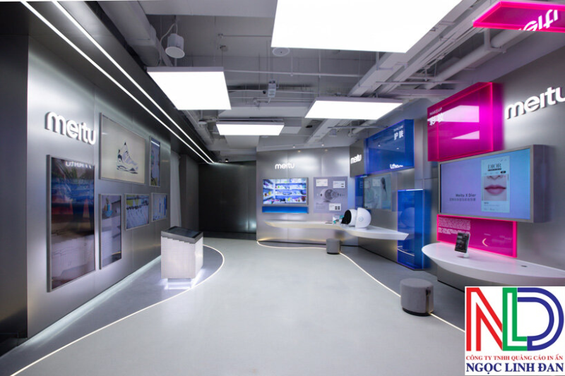 Thiết kế chữ nổi mica cho showroom công nghệ – Tinh tế và chuyên nghiệp