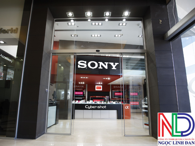 Thiết kế chữ nổi mica cho showroom công nghệ – Tinh tế và chuyên nghiệp