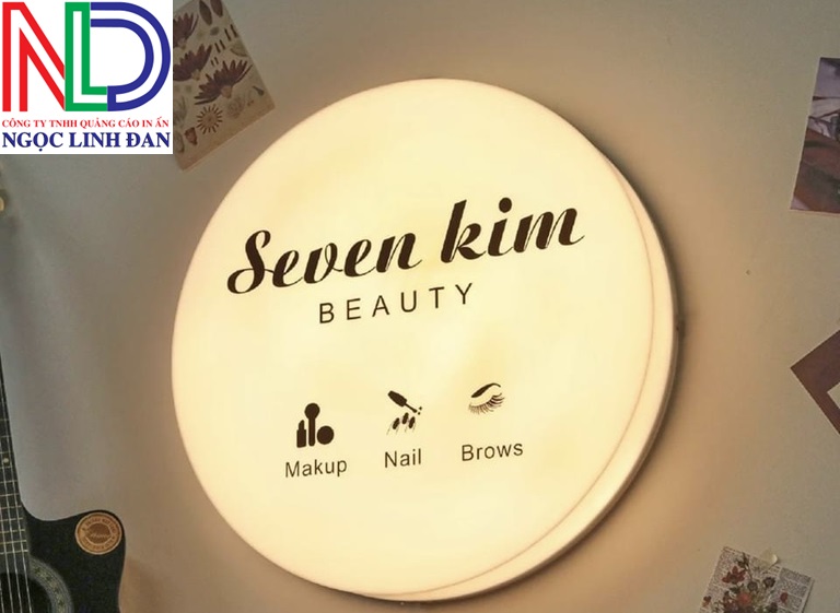 Thu hút thực khách bằng bảng hiệu hộp đèn LED cho quán ăn