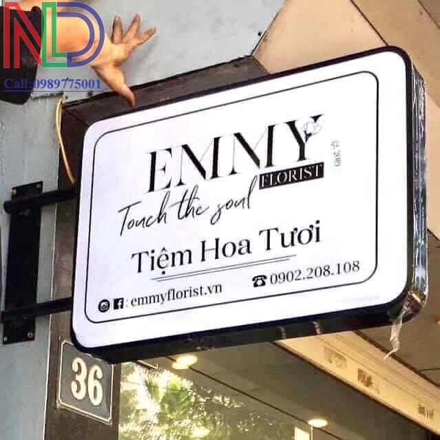 Chi Phí Làm Hộp Đèn Mica So Với Hộp Đèn LED