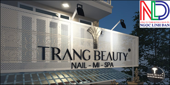 Thi công bảng hiệu khung lưới: Ưu, nhược điểm và những điều cần biết