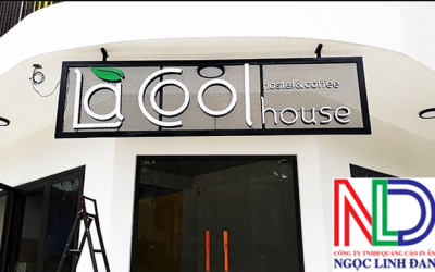 Thi công bảng hiệu khung lưới: Ưu, nhược điểm và những điều cần biết
